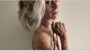 Zajímalo vás někdy, jak asi vypadá tetování lidí v pokročilém věku? Tyto záběry 
