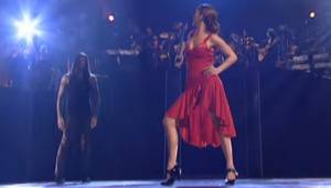 Jennifer Lopezová vypadá ve flamencových šatech úžasně, když se k ní přidal i ta